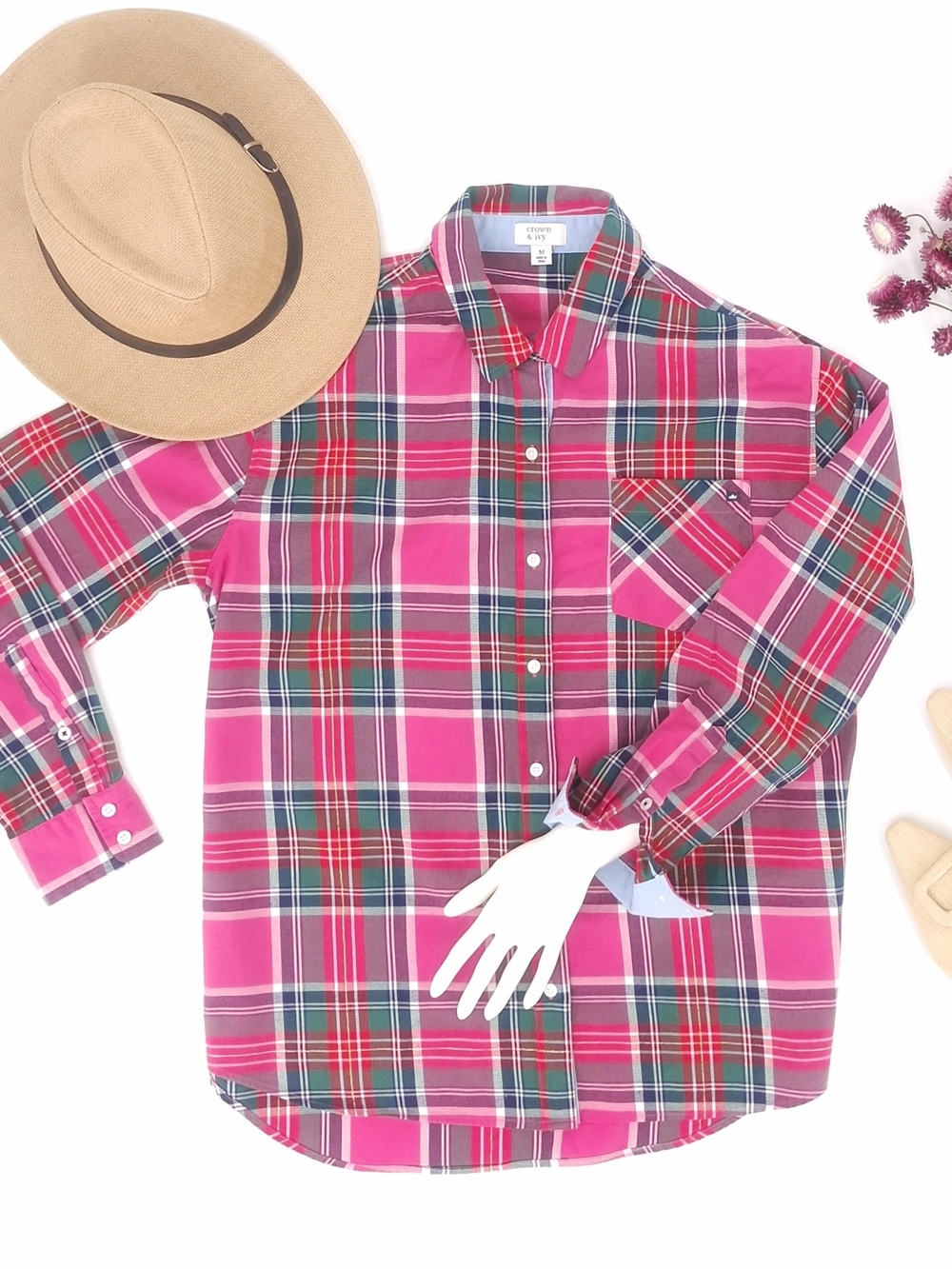 ✨Crown & Ivy Plaid Long Sleeve Button Down Shirt Size Med EUC✨